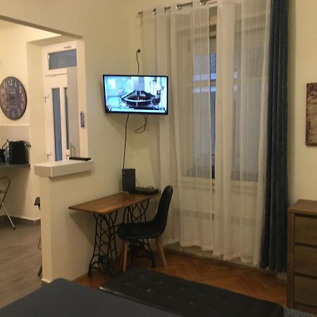 Rustic Apartman Budapest Bagian luar foto